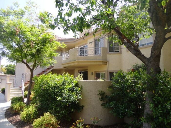 Primary Photo - Gorgeous 2 + 2 Santa Fe Condo Valencia