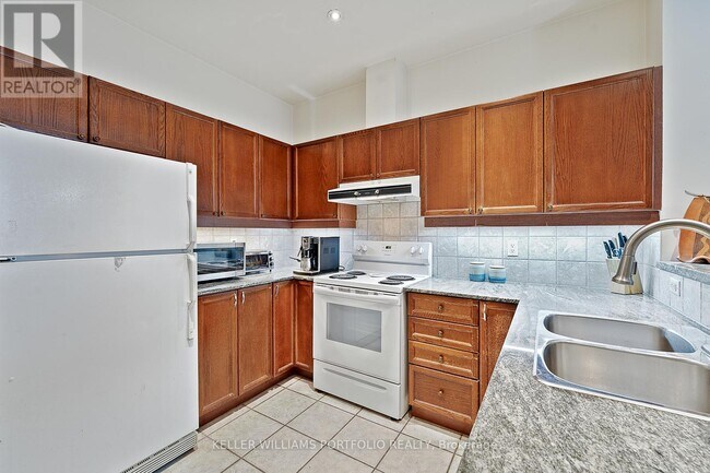 Photo du bâtiment - 1 Leaside Park Dr