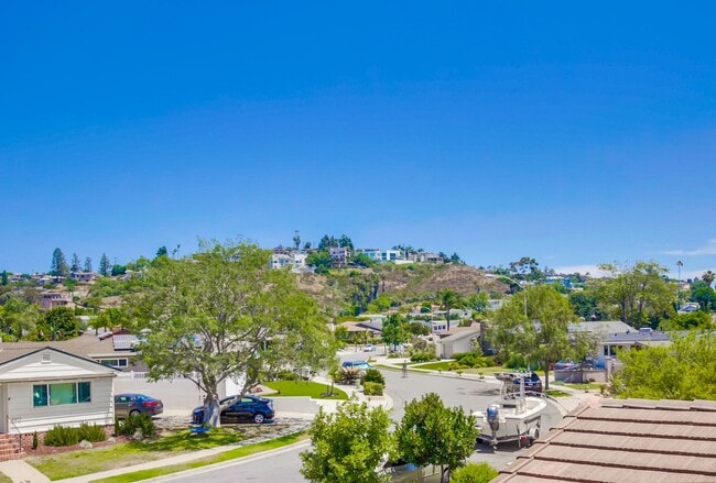 Building Photo - Cute 1 BEDROOM, 1 Bath Apartment in Del Cerro