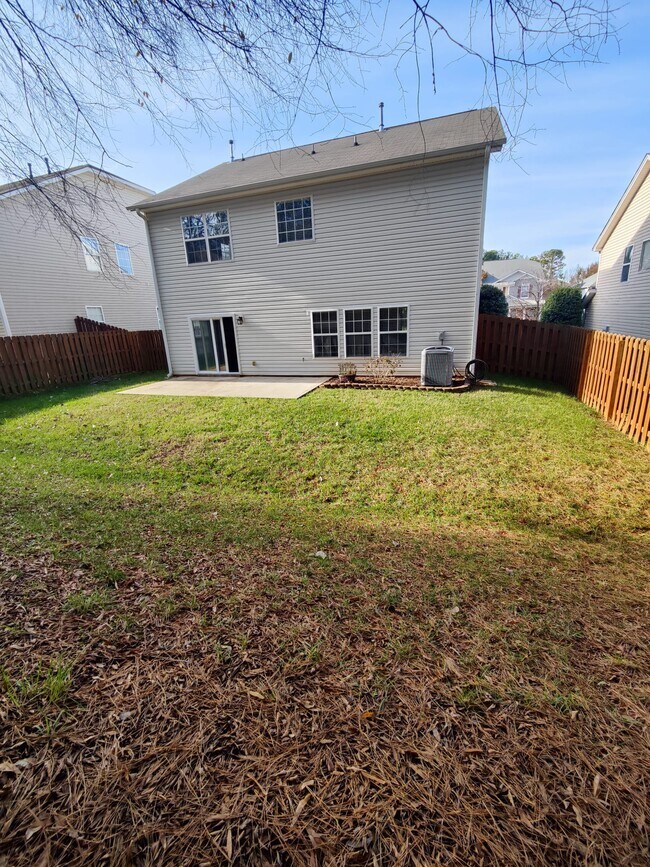 Building Photo - 221 Lylic Woods Dr