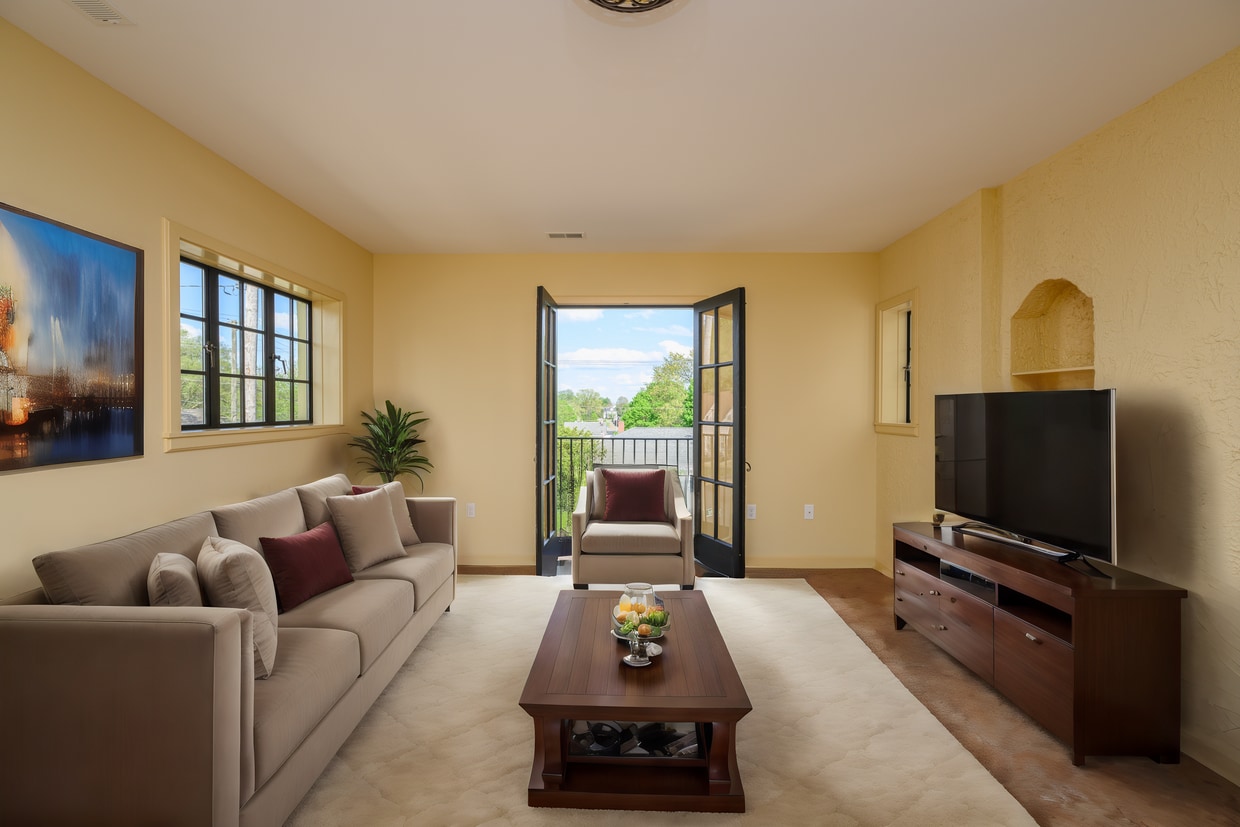 Primary Photo - Spanish Apartments