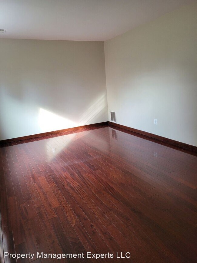 Building Photo - 3 br, 1.5 bath House - 8400 Orinda Ct. 288