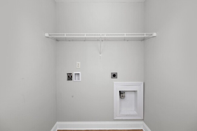 Foto del edificio - 318 Dovington Dr