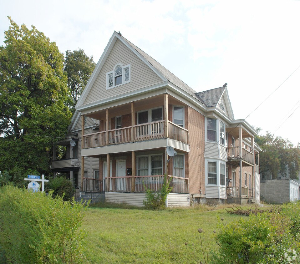 Foto principal - 796 Francis Ave