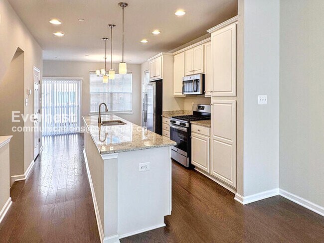 Foto del edificio - 7113 Rowlock Aly