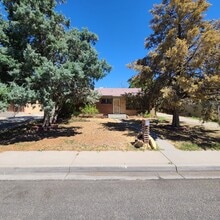 Building Photo - 1260 Pinyon Ave