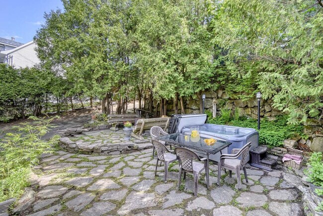 Photo du bâtiment - 1690 Rue Principale