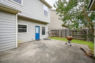 Building Photo - 23850 Pebworth Pl