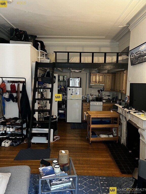 Building Photo - 170 Marlborough St