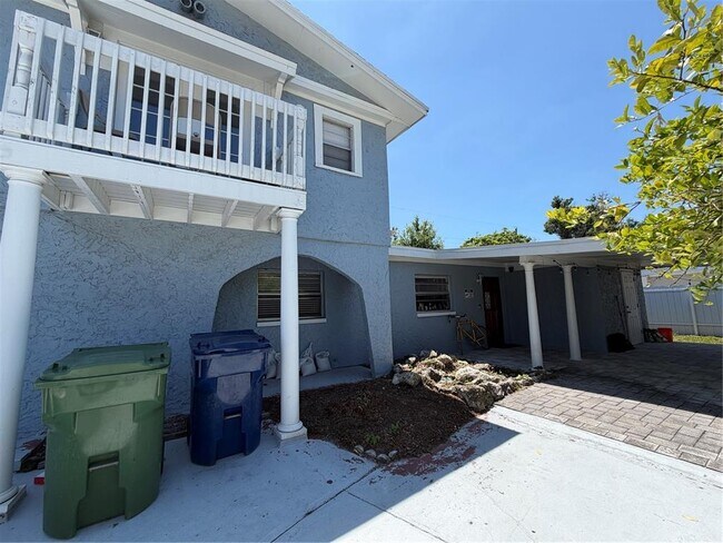 Foto del edificio - 2926 W St John St