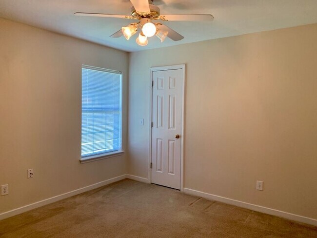 Foto del edificio - 2/2 For Rent in Barnett Bend!