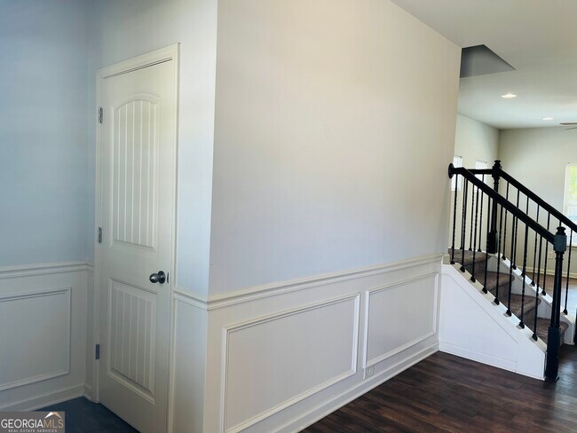 Building Photo - 113 Thomaston St