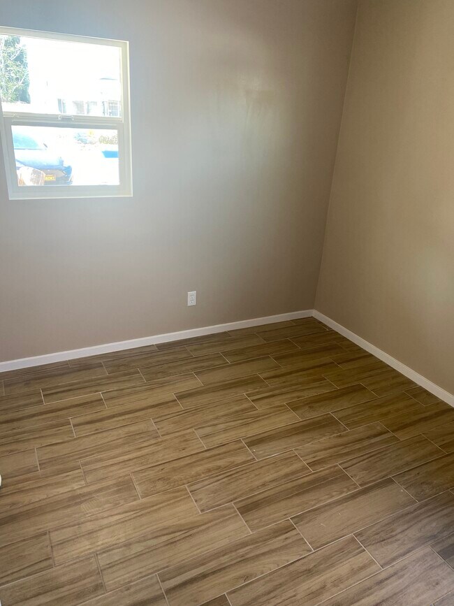 Entrada - 32972 Rose Ave