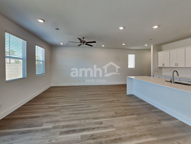 Building Photo - 9248 River Owl Ct