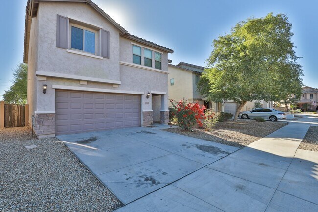 Building Photo - Charming 3 Bed, 2.5 Bath Home in Laveen wi...