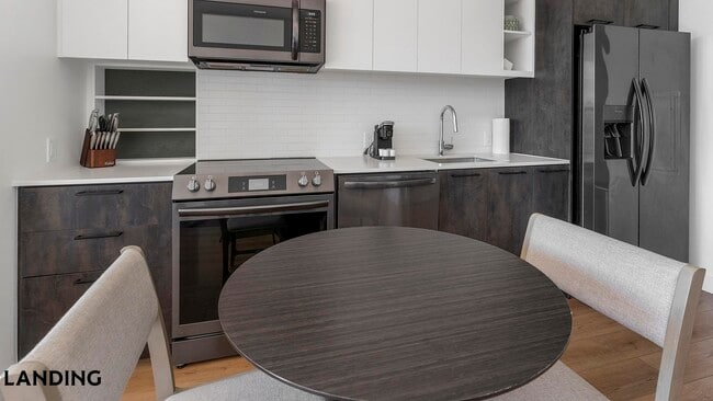 Building Photo - 632 Howard Rd SE