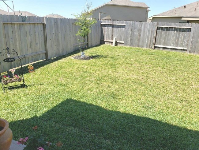 Building Photo - 5215 Rosehill Ridge Court