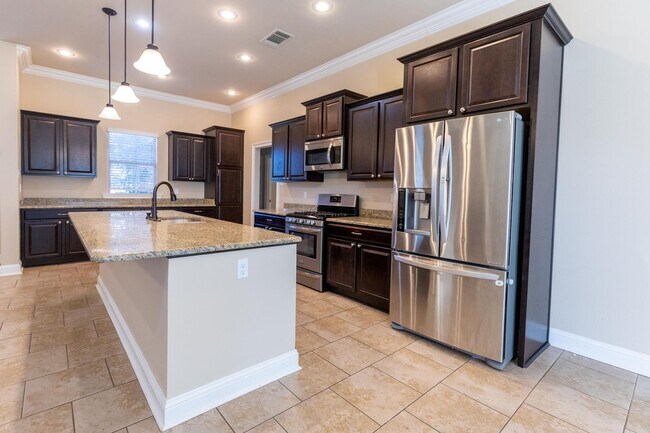Foto del edificio - BEAUTIFUL RENTAL IN GATED COMMUNITY!