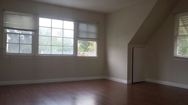 Foto del edificio - 13515 Terrace Pl