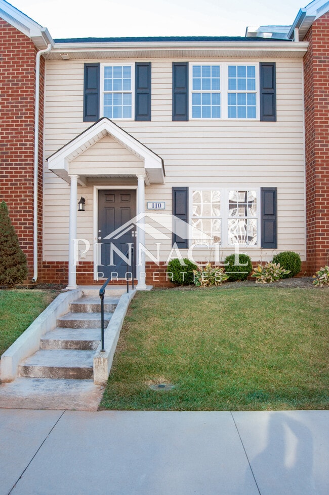 exterior - 114 Colonnade St