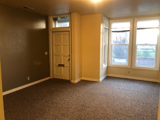 Building Photo - 1021 E St