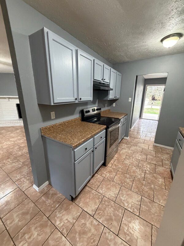 Building Photo - 24307 Rockin 7 Dr