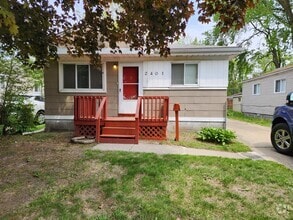 Building Photo - 2401 Waltz Ave