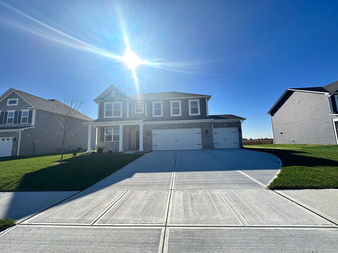 851 Blaine Dr, Whiteland, IN 46184 House Rental in Whiteland, IN