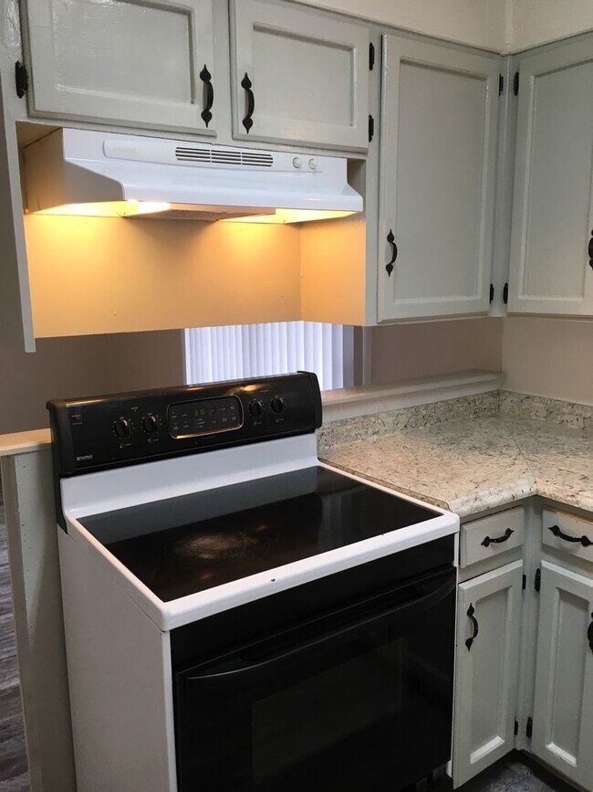 Foto del edificio - COMING SOON!