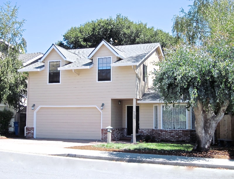 Primary Photo - 120 English Dr