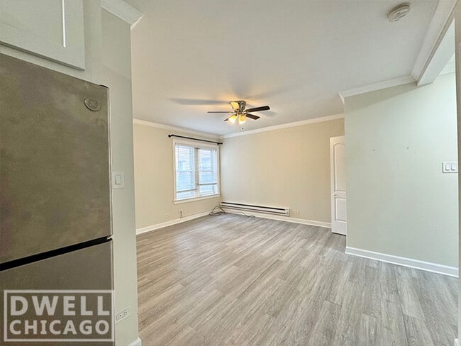 Building Photo - 4208 N Clark St