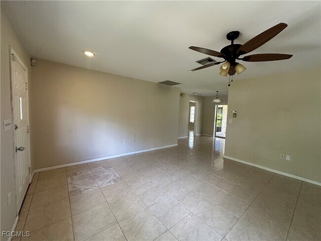 Foto del edificio - 9053 Irving Rd