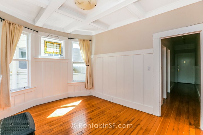 Building Photo - 360 Locust St