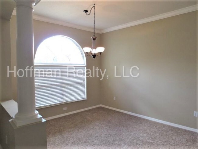 Building Photo - 4-Bed, 3-Bath, 3 Car Garage home in Lutz