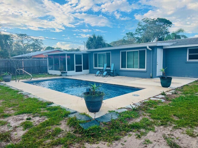 Building Photo - 571 Sunset Beach Dr
