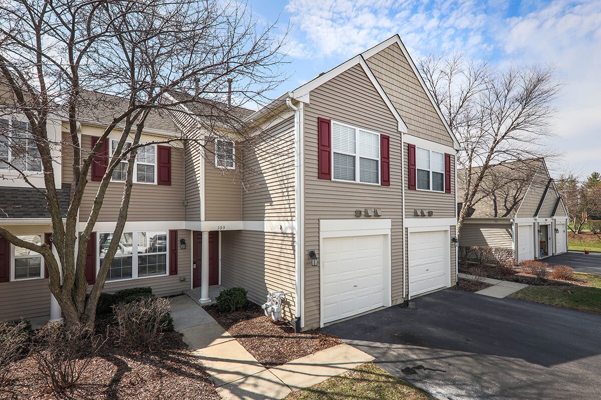 2219 Waterleaf Ct, Naperville, IL 60564 Townhome Rentals in