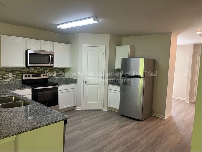 Building Photo - 3802 Bellingham Ct