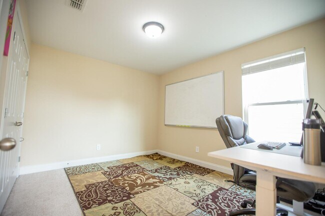 Foto del edificio - 324 Dunnwood Loop
