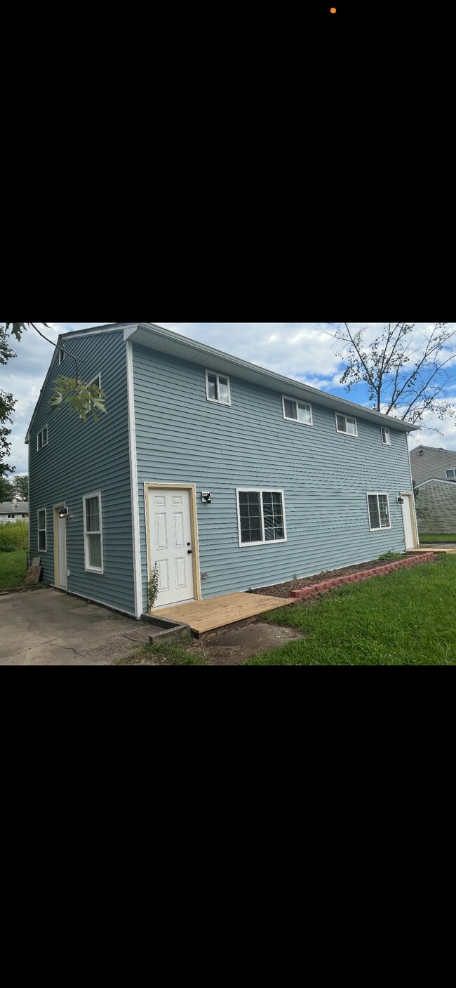 Building Photo - 4935 Kentucky St