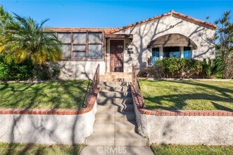 Building Photo - 929 E 37th St