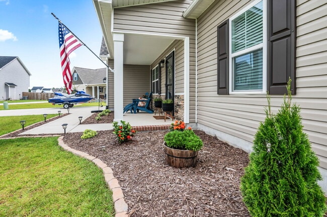 Building Photo - 410 Silverstone Pl