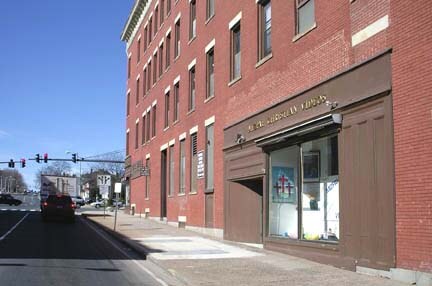 Primary Photo - 460-470 Main St