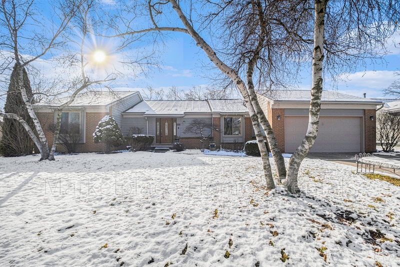 33143 Tulipwood Rd, Farmington Hills, MI 48334 House Rental in