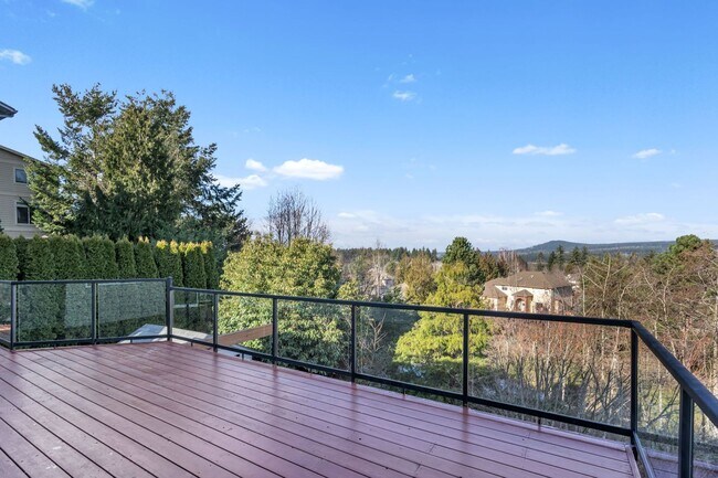 Foto del edificio - Four bedroom view home in Camas, WA - Read...