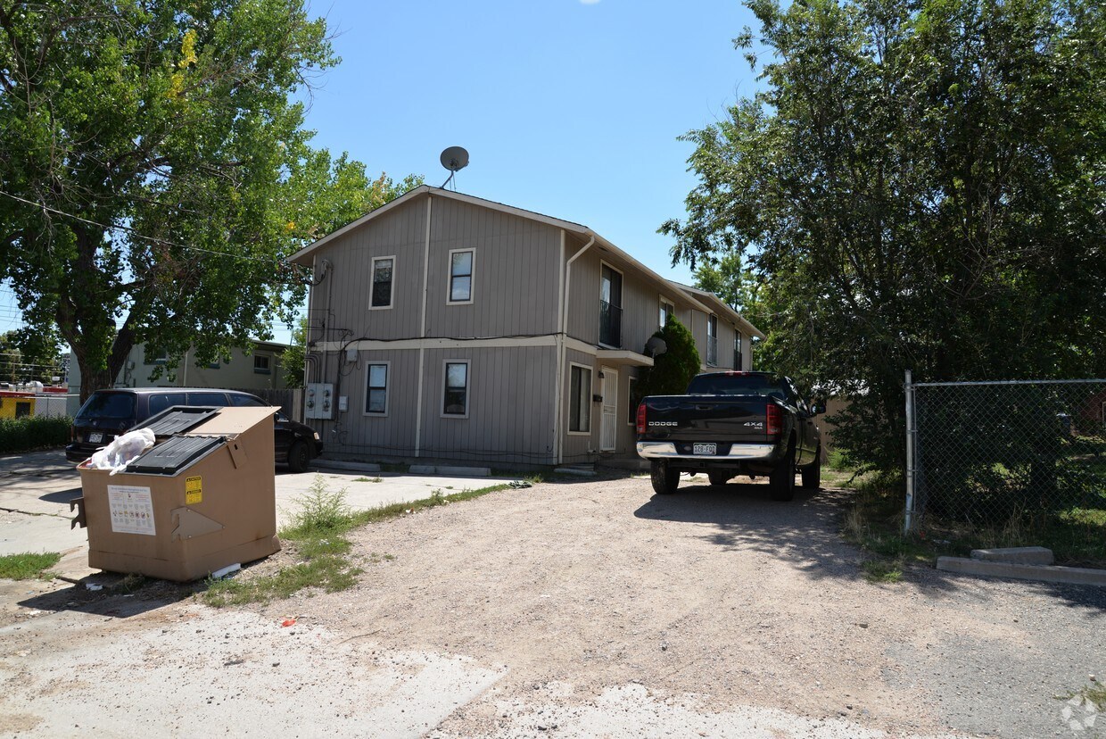 Building Photo - 3073 W Center Ave