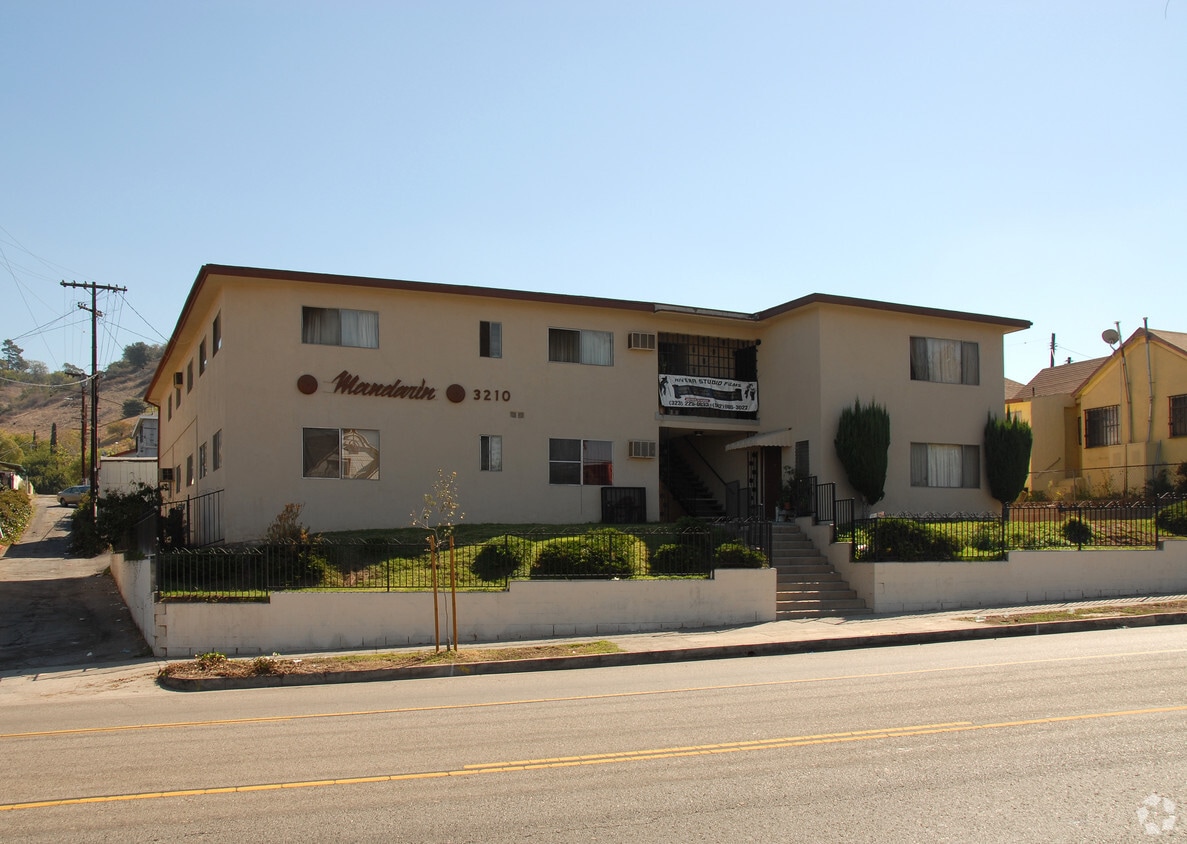 Foto del edificio - 3210 Pasadena Ave