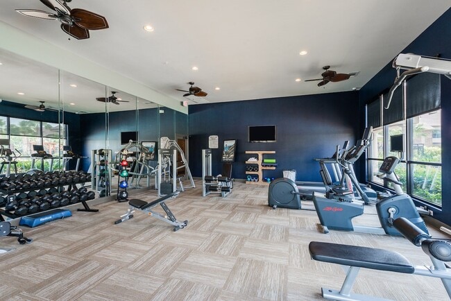 Foto del edificio - 5200 Pointe W Cir
