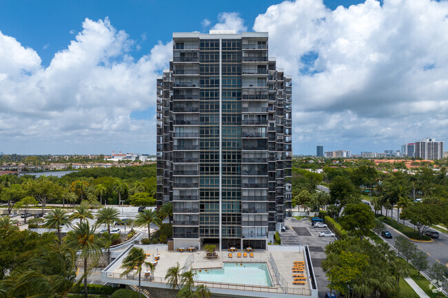 Foto del edificio - Coronado Towers