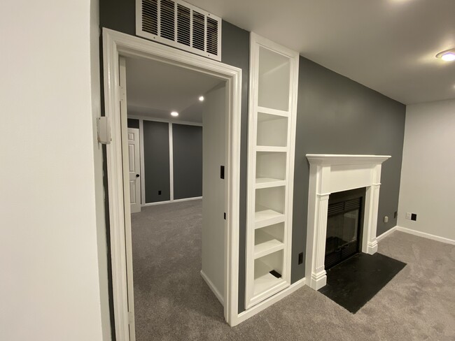 Building Photo - 7503 Ashby Ln