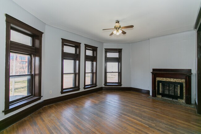 Building Photo - 4157 S Western Ave